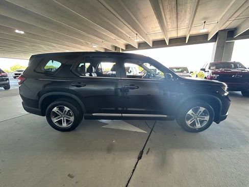 Used 2023 Honda Pilot EX-L image 6