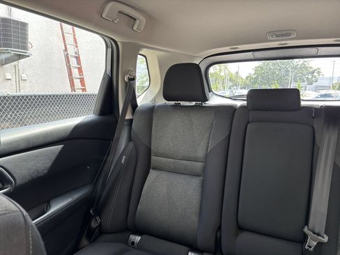 Used 2025 Nissan Rogue SV AWD/4WD image 40