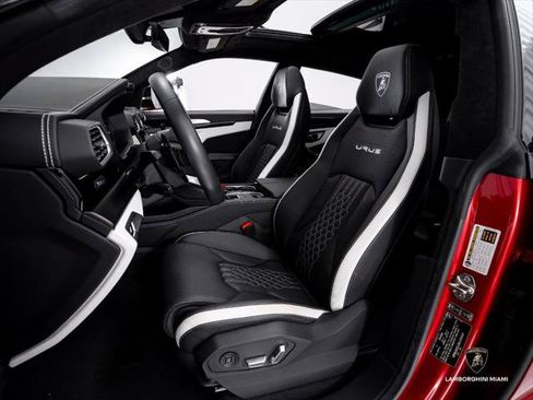 Used 2024 Lamborghini Urus S AWD/4WD image 29