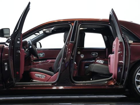 Used 2020 Rolls-Royce Ghost image 55