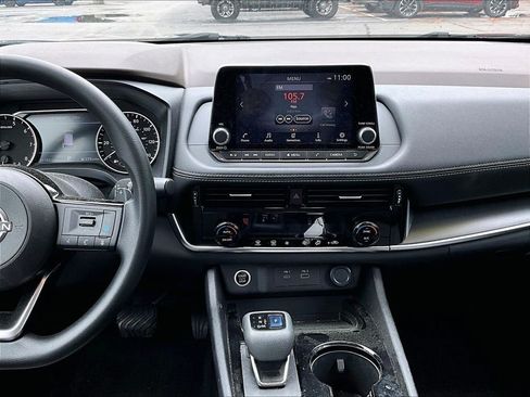 Used 2022 Nissan Rogue SV AWD/4WD image 18