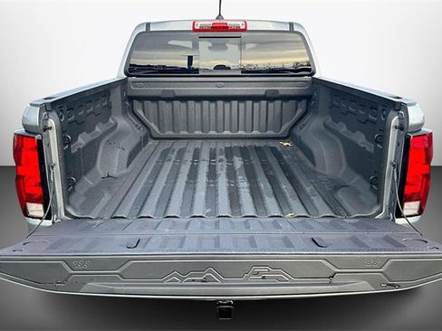 Used 2025 Chevrolet Colorado Trail Boss image 27