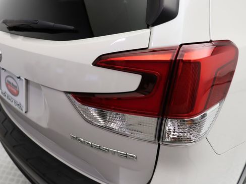Used 2019 Subaru Forester Premium image 9