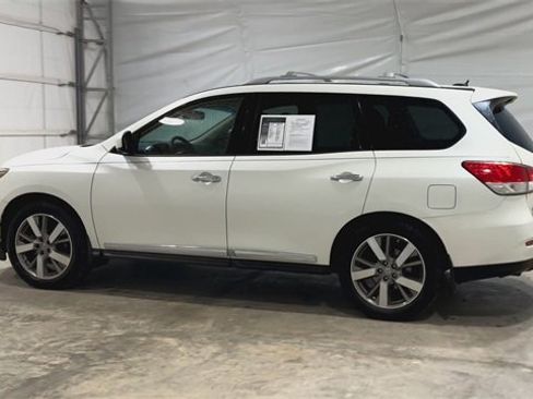Used 2016 Nissan Pathfinder Platinum image 6