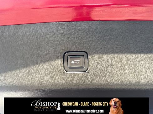 Used 2023 Chevrolet Traverse RS w/ LPO, Floor Liner Package AWD/4WD image 27