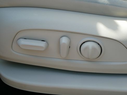 Used 2023 Buick Enclave Essence w/ Experience Buick Package image 19