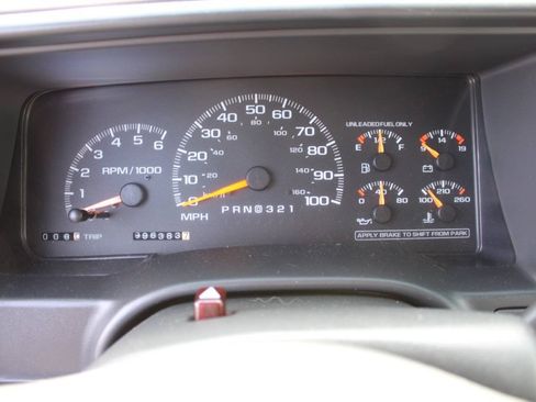 Used 1999 GMC Suburban 4WD w/ Marketing Opt Pkg 3 image 23