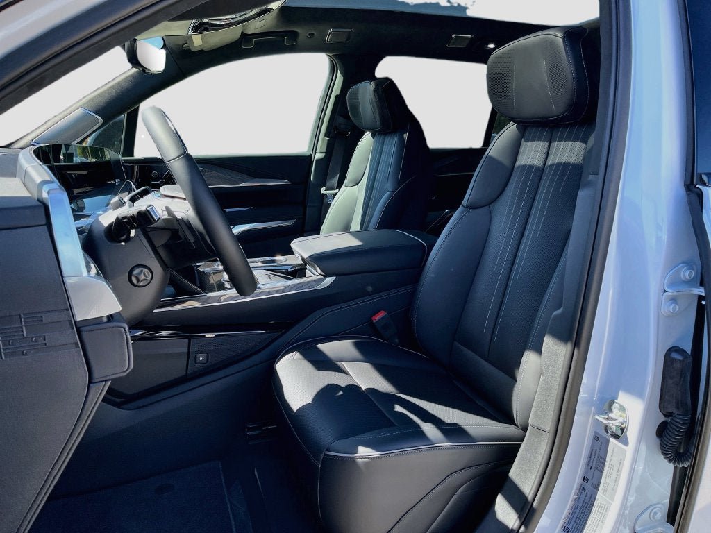 New 2026 Cadillac Escalade IQ Sport 2 w/ LPO, ONYX Package AWD/4WD image 15