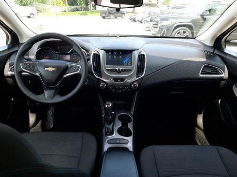 Used 2018 Chevrolet Cruze LT w/ Convenience Package FWD image 24