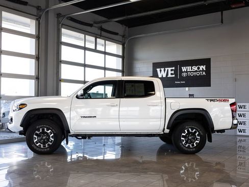 Used 2019 Toyota Tacoma TRD Off-Road AWD/4WD image 1