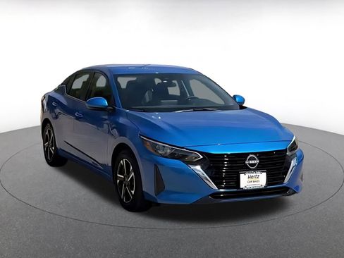 Used 2025 Nissan Sentra SV image 3