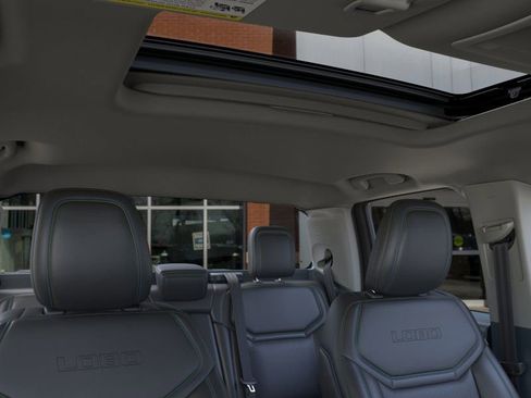 New 2025 Ford Maverick Lobo image 12