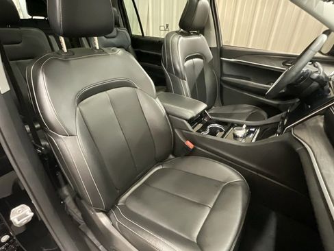 Used 2023 Jeep Grand Cherokee L Limited w/ Luxury Tech Group II image 16