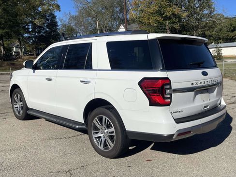 Used 2023 Ford Expedition Limited image 4