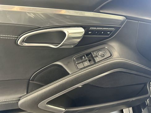 Used 2018 Porsche 911 Turbo image 33