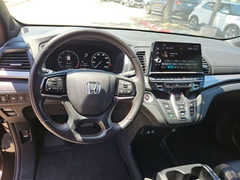 Used 2025 Honda Odyssey Sport-L image 16