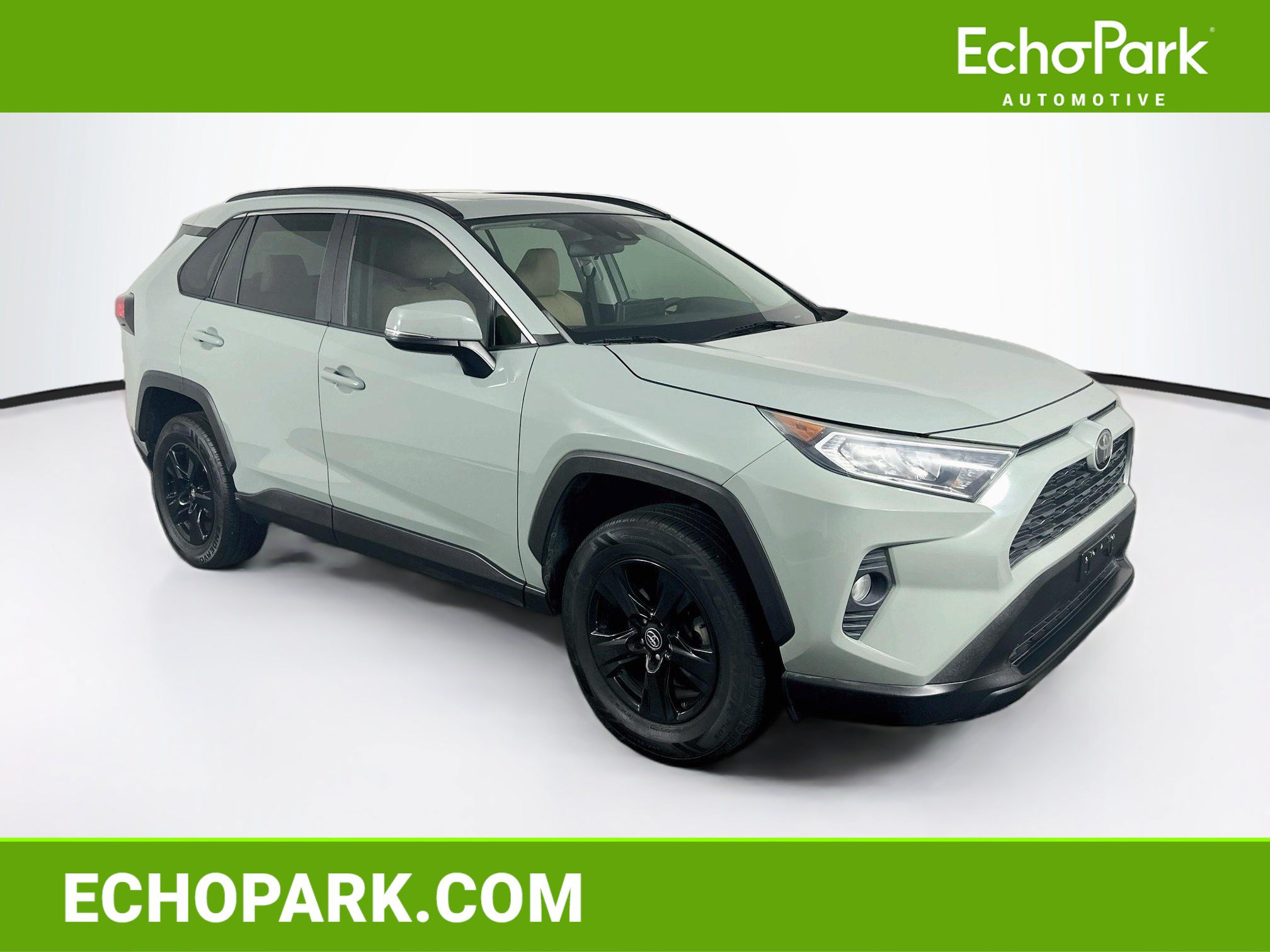 Used 2019 Toyota RAV4 XLE FWD image 1