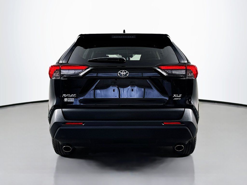 Used 2020 Toyota RAV4 XLE w/ Convenience Package AWD/4WD image 7