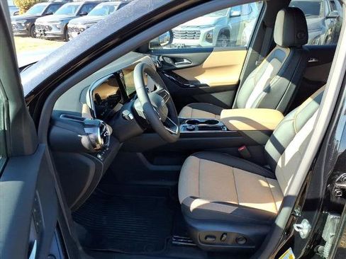 New 2026 Chevrolet Equinox ACTIV w/ Convenience Package III image 17