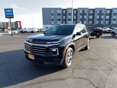 Used 2024 Chevrolet Traverse LT