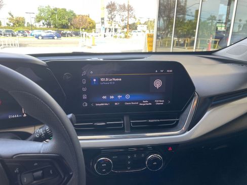 Used 2025 Chevrolet Trax LT image 20