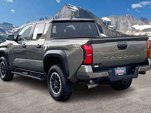 Used 2025 Toyota Tacoma TRD Off-Road image 13