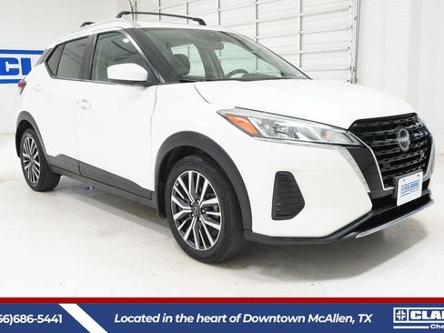 Used 2023 Nissan Kicks SV w/ Exterior Package FWD image 3