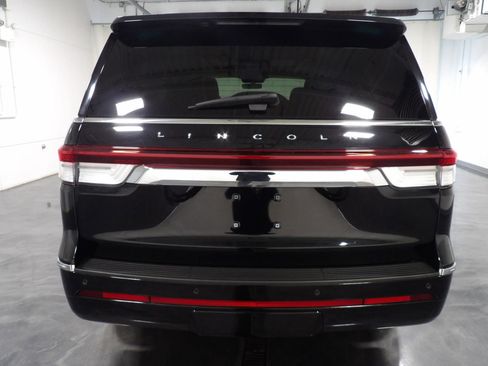 Used 2022 Lincoln Navigator Reserve image 6