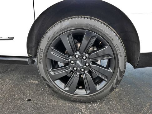 Used 2024 Lincoln Navigator L Reserve AWD/4WD image 9