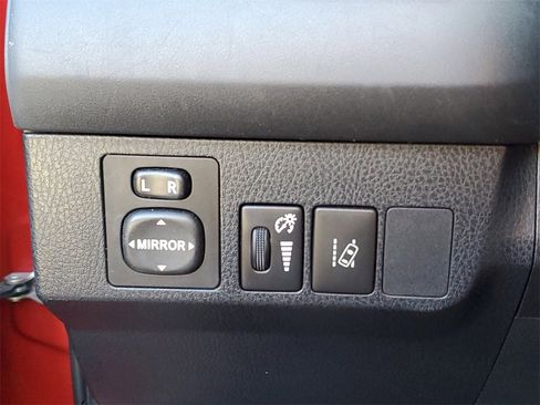 Used 2017 Toyota RAV4 LE image 22