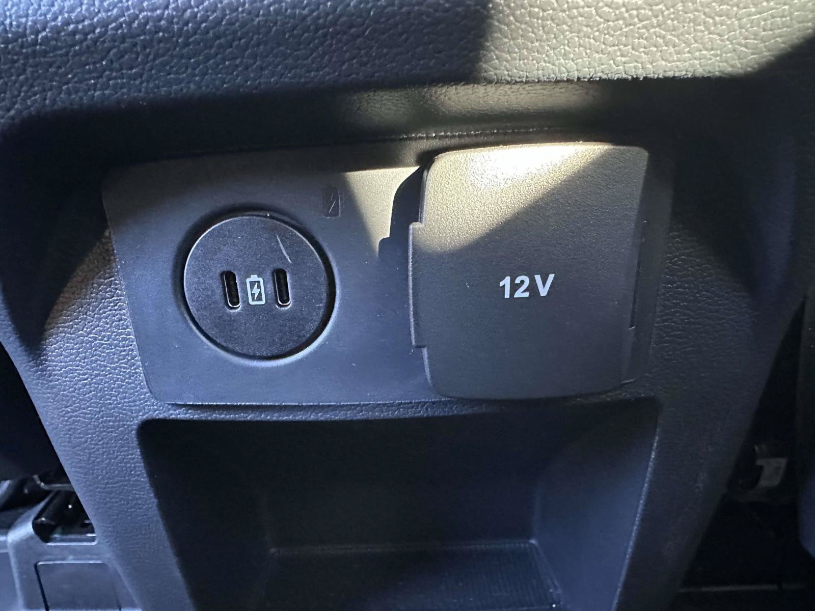Used 2026 Ford Explorer Active AWD/4WD image 16