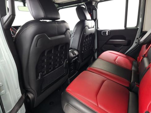 Used 2023 Jeep Wrangler Unlimited Rubicon 4xe AWD/4WD image 31