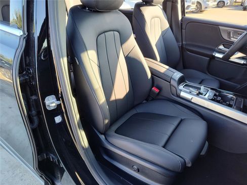 New 2025 Mercedes-Benz GLB 250 image 11