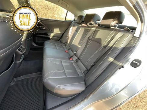 Certified 2025 Lexus ES 300h w/ Luxury Package image 11