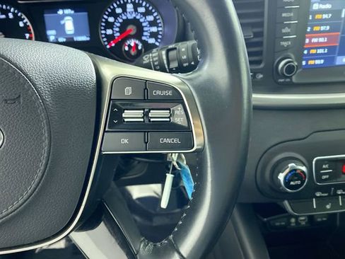 Used 2019 Kia Sorento LX w/ LX Convenience Package image 13