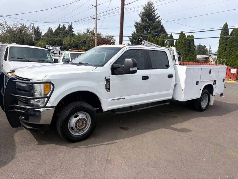 Used 2017 Ford F350 XL w/ Power Equipment Group AWD/4WD image 4