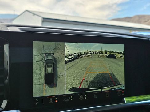 Certified 2024 Chevrolet Silverado 1500 High Country w/ Technology Package AWD/4WD image 32