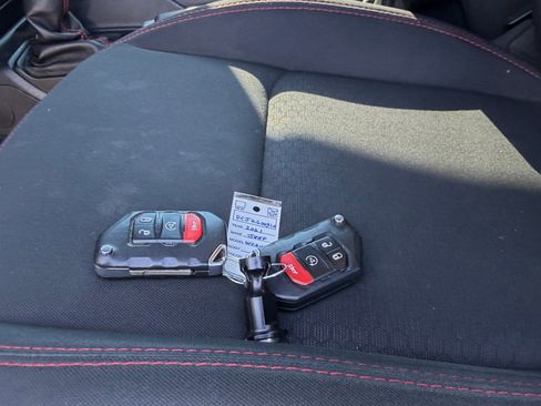 Used 2021 Jeep Wrangler Unlimited Rubicon w/ Cold Weather Group AWD/4WD image 30