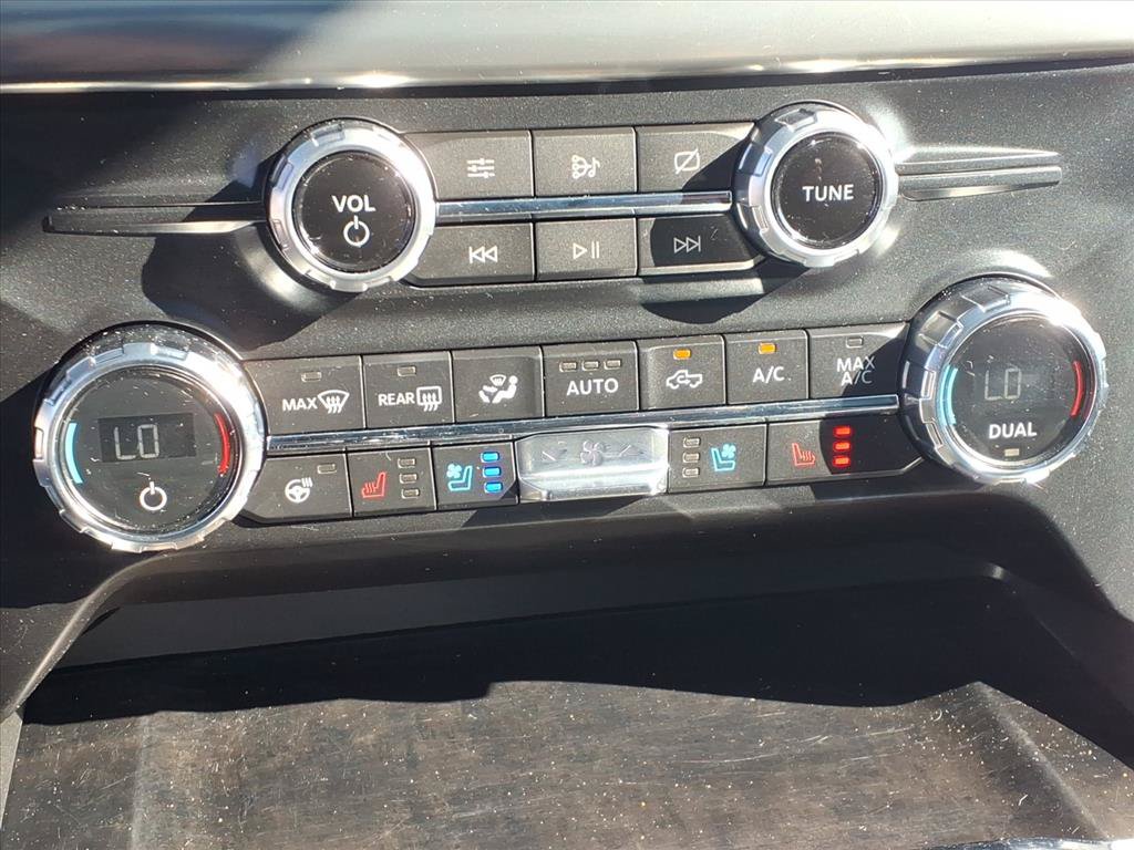 Used 2021 Ford F150 Lariat w/ Equipment Group 502A High AWD/4WD image 17