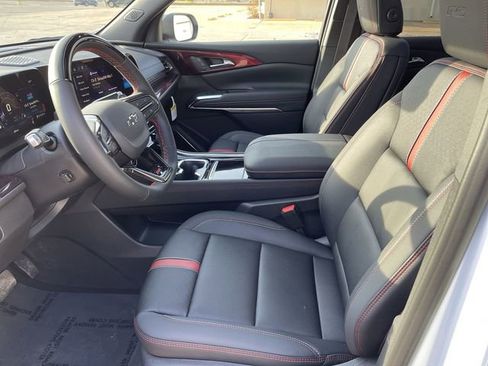 New 2026 Chevrolet Traverse RS w/ LPO, Floor Liner Package AWD/4WD image 11