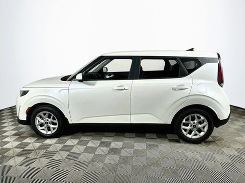 Used 2023 Kia Soul S FWD image 6