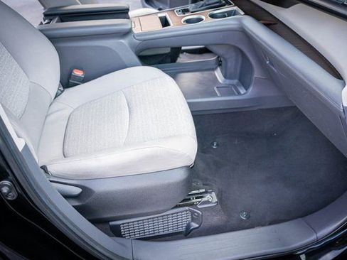 Used 2024 Toyota Sienna LE image 32