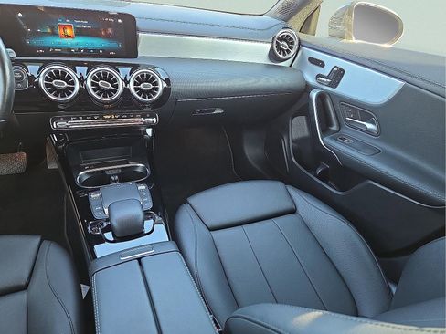 Used 2021 Mercedes-Benz CLA 250 4MATIC image 12