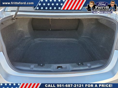 Used 2015 Ford Taurus SE image 17