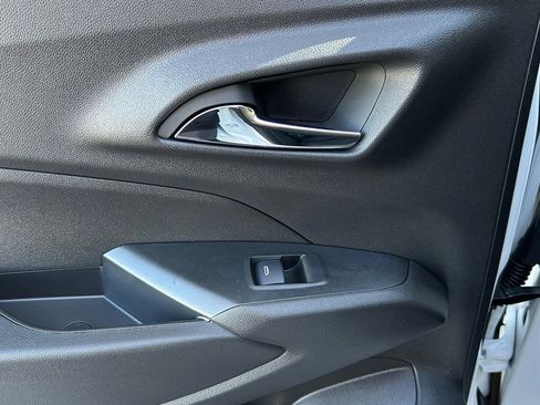 New 2025 Chevrolet Trax LT w/ LT Convenience Package image 17