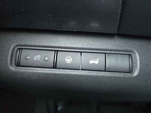 New 2026 Nissan Pathfinder SL image 10