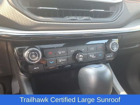 Certified 2025 Jeep Compass Trailhawk w/ Sun & Sound Group AWD/4WD image 17