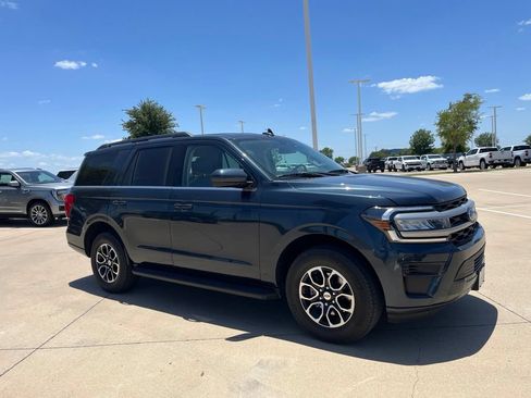 Used 2024 Ford Expedition XLT RWD image 7
