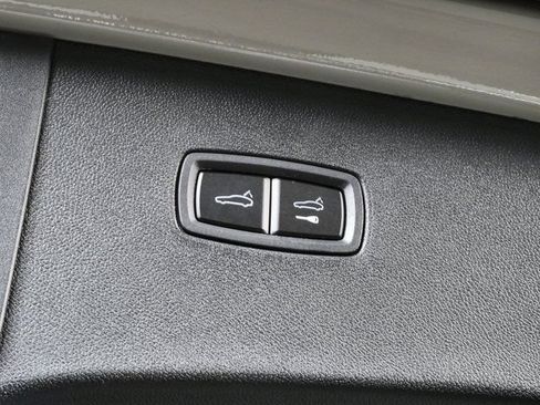 New 2026 Porsche Cayenne Coupe AWD/4WD image 33
