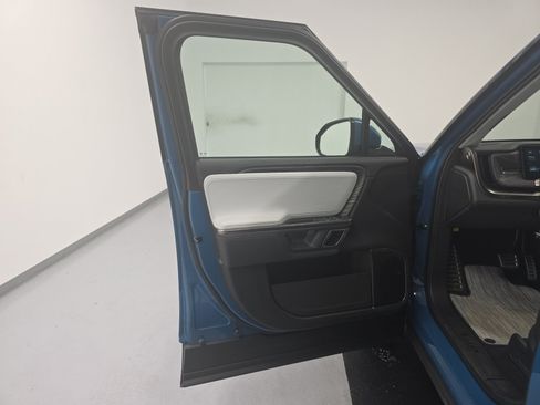 Used 2023 Rivian R1S Adventure AWD/4WD image 16